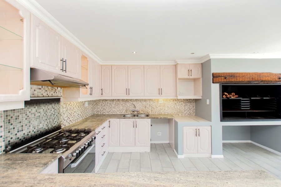 7 Bedroom Property for Sale in Myburgh Park Western Cape